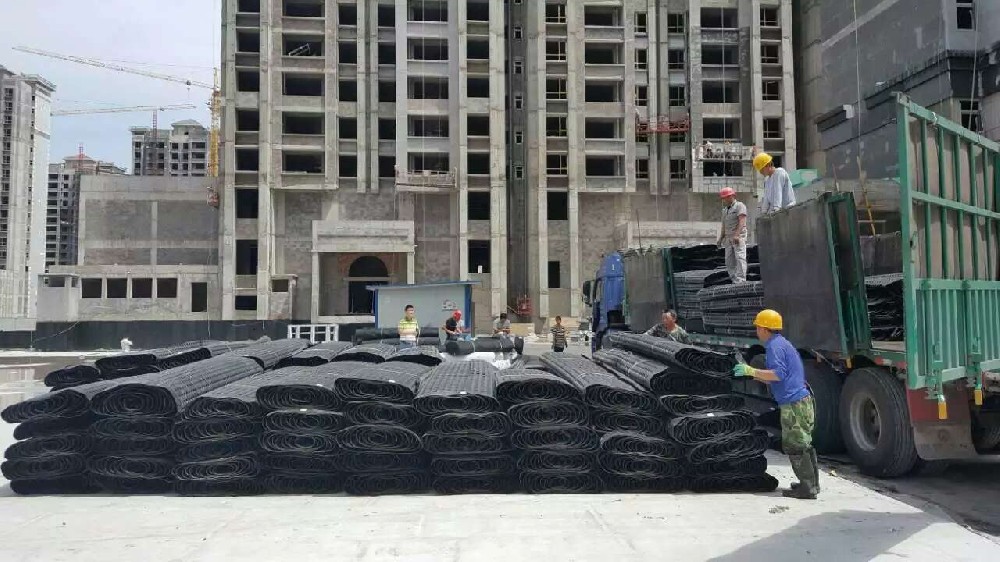 排水板的防護(hù)作用具體體現(xiàn)在哪里