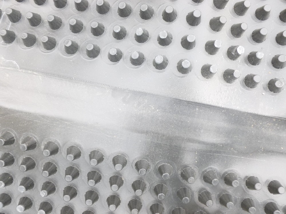 排水板為何能應(yīng)用于車庫？