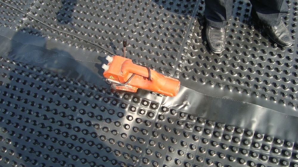 排水板鋪設(shè)規(guī)程及應(yīng)用范圍是什么呢？